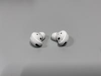 WHITE HEADPHONES NO CASE